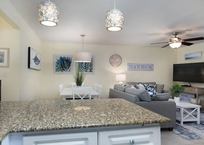 Apartment 2bd 2ba 1st Floor Walk To Gulf Shores