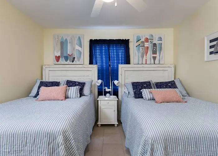 Apartment 2bd 2ba 1st Floor Walk To Gulf Shores