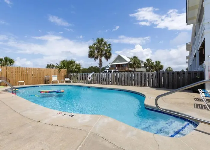 Apartment 2bd 2ba 1st Floor Walk To