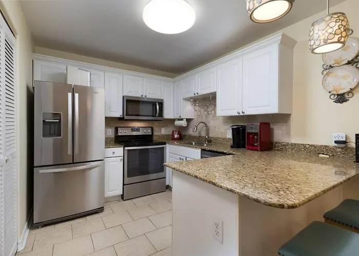 Apartment 2bd 2ba 1st Floor Walk To *