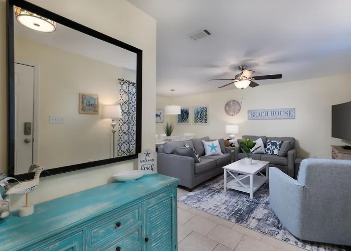 2bd 2ba 1st Floor Walk To Apartment *
