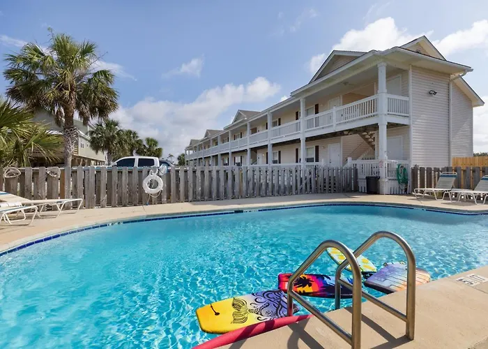 Apartment 2bd 2ba 1st Floor Walk To *